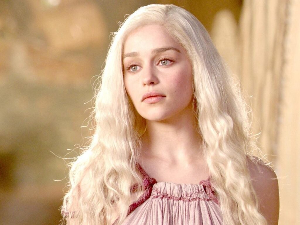 Эмилия Кларк в роли Дэйнерис Таргариен