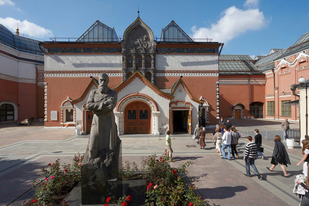 Третьяковка москва. Государственная Третьяковская галерея в Лаврушинском переулке. Государственная Третьяковская галерея 1856. Здание Третьяковской галереи в Лаврушинском. Москва Лаврушинский переулок 10 Третьяковская галерея.