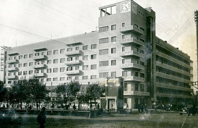 Дом с часами, 1934 год. Фото Ивана МОТОРИНА 
