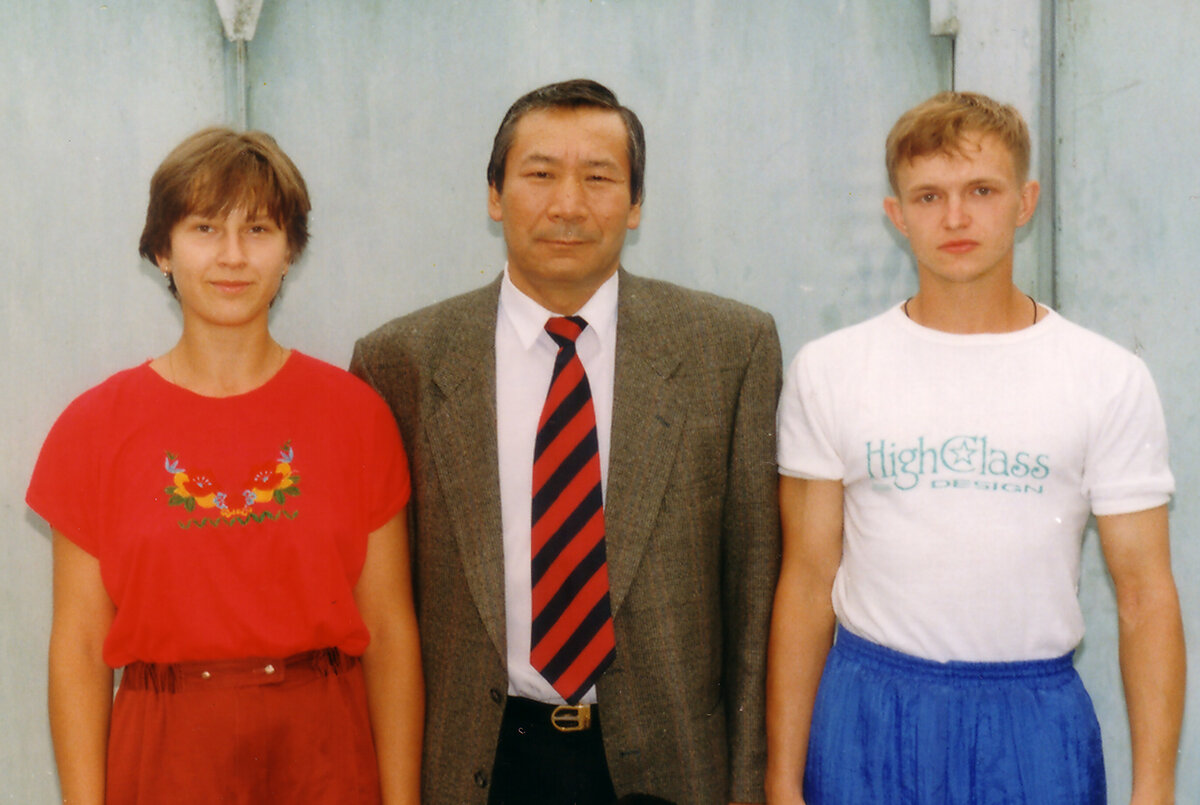 Учитель с учениками, Наталья Селивёрстова, Есен Исмаилов и Сергей Селивёрстов