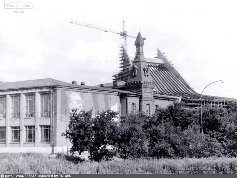 Строительство Омского Музыкального театра. Источник фото: https://pastvu.com/p/257647
