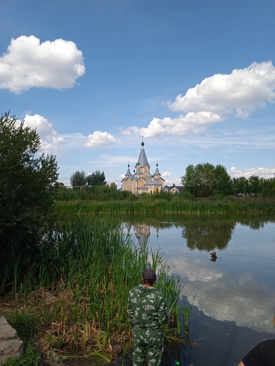 Храм Святителя Спиридона Тримифунтского. По Великому Божьему промыслу прямо за моим домом. 