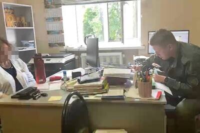    В Московской области задержана местная жительница,подозреваемая в организации заказного убийства бывшего супруга ©Telegram-канал ГСУ СК России по Московской области