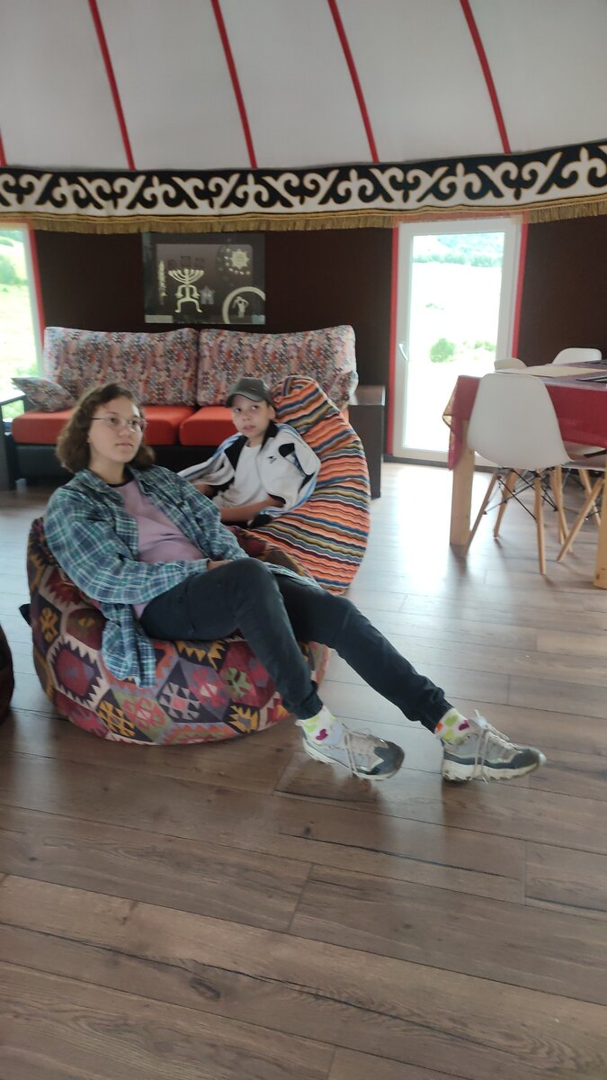 Идёт заселение  нас регистрируют. 