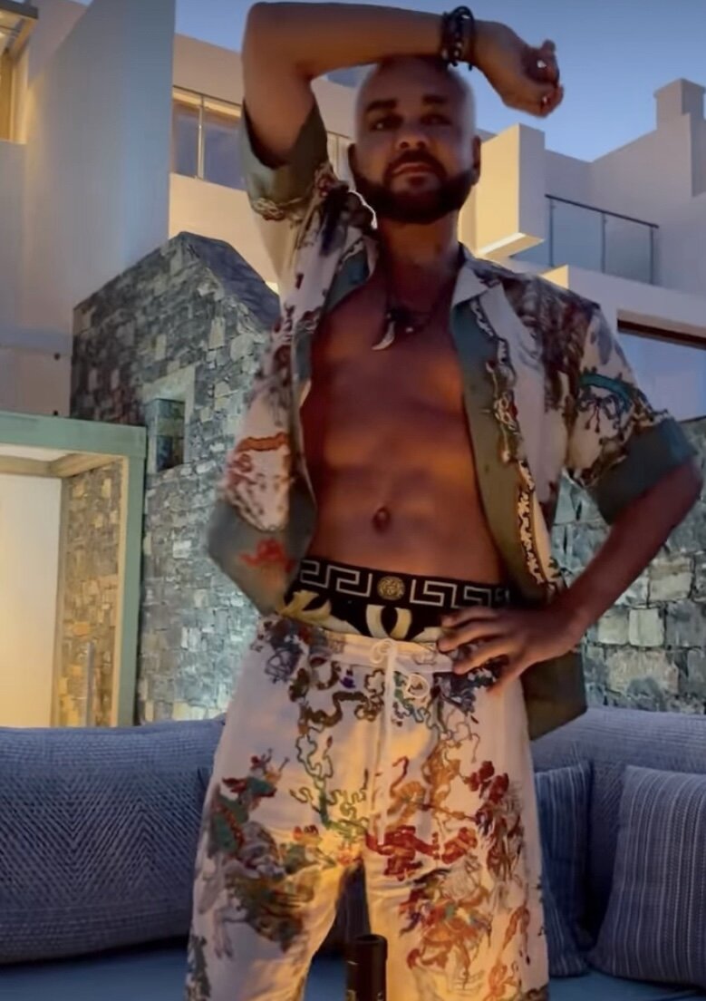    Филипп Киркоров с гордостью демонстрирует новую внешностьСоцсети Филиппа Киркорова