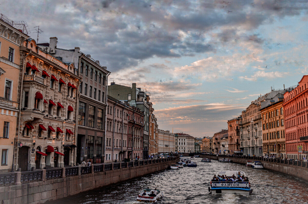р. Мойка, фотография со стороны Невского проспекта.