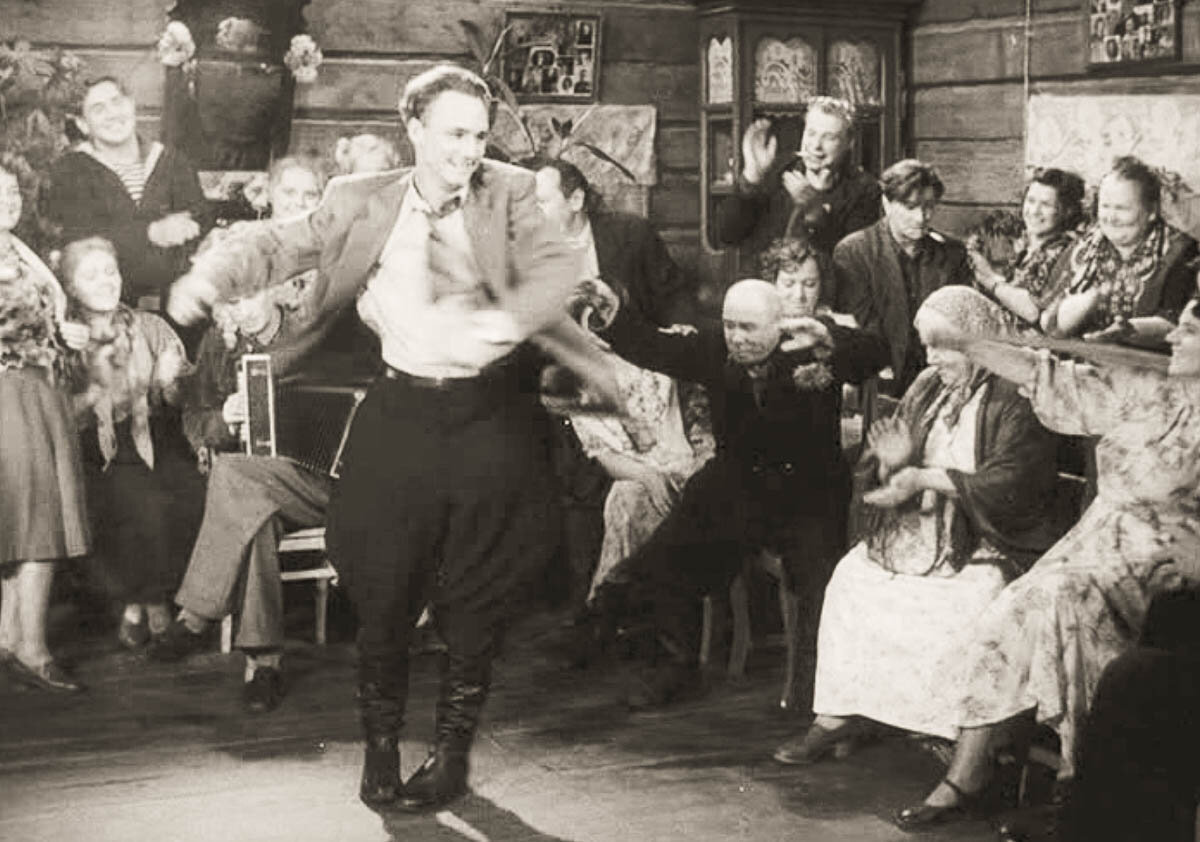 Моисей Абрамович Швейцер родился 16 февраля 1920 года в Перми.-2