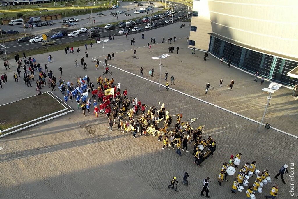    Фанатский марш пройдет 2 сентября в 14:30. Участники стартуют от "Ленты" на Шекснинском проспекте, пройдут по Октябрьскому проспекту до Монтклер и вернутся к Ледовому дворцу