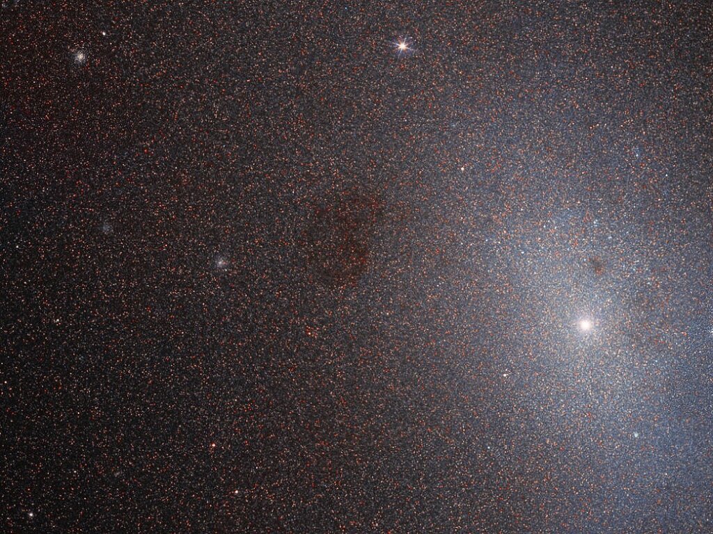 Источник: ESA/Hubble & NASA, L. Ferrarese et al.
