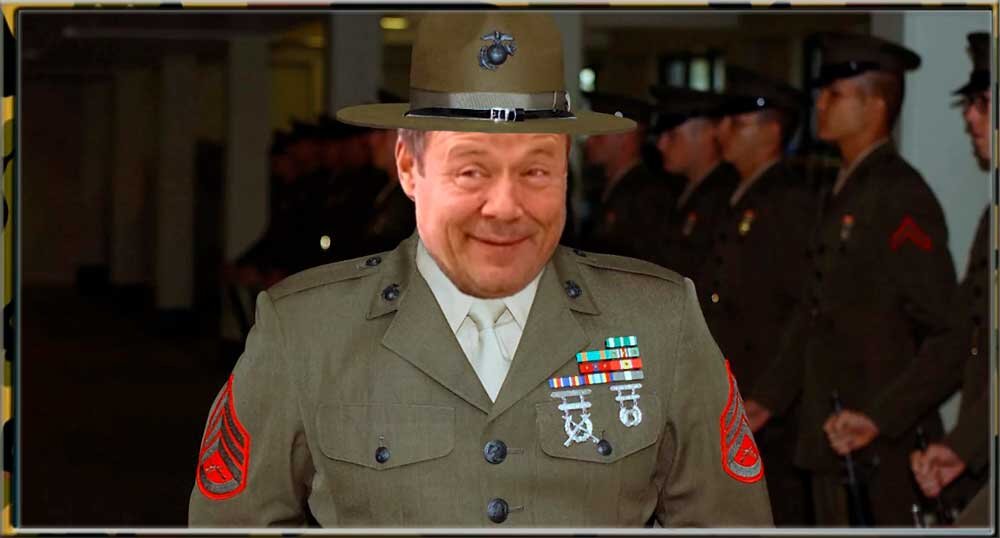 Sergeant перевод. Шляпа дрилл сержанта. Дрилл сержант marines. Шляпа дрилл сержанта. Sergeant перевод.