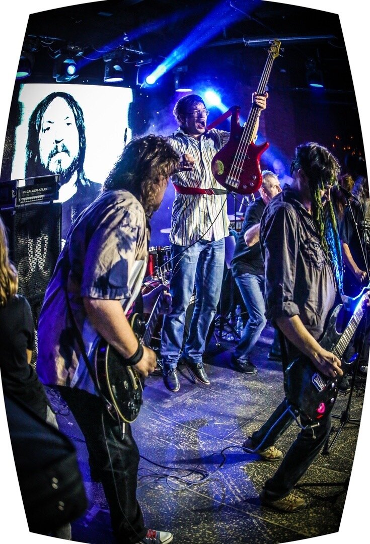 На одном из концертов тура ! 