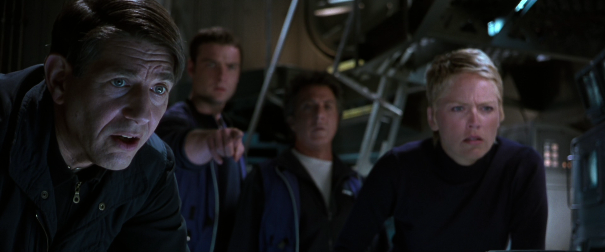 Сфера 1998 отзывы. Шэрон стоун сфера. Фильм сфера 1998 обложка. Сфера 1998 обложка. Сфера фильм 1998.