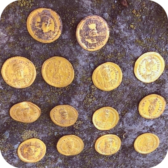монеты (источник  Archaeology in Bulgaria)