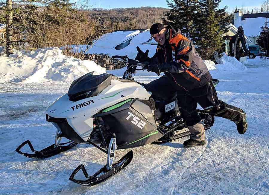 Пример Тесла вдохновил команду Taiga Motors из 17 человек забыть любую предвзятую идею о том, каким должен быть снегоход, и вместо этого дал толчок спроектировать электроснегоход с нуля.