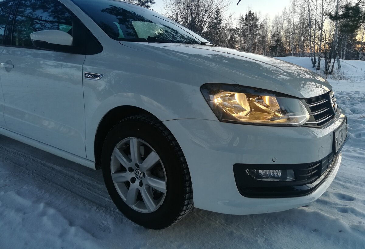 В дороге Polo был бесстрашен и весь в грязи. В стране весна!)