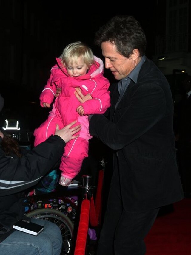 Хью Грант с дочкой