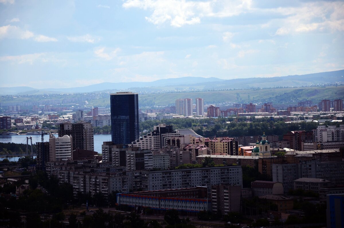 Красноярск. Вид с Караульной горы. Фото из личного архива автора