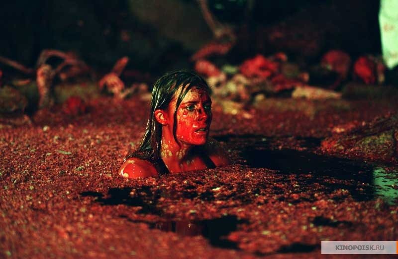 Официальный кадр из фильма «Спуск». Источник kinopoisk.ru