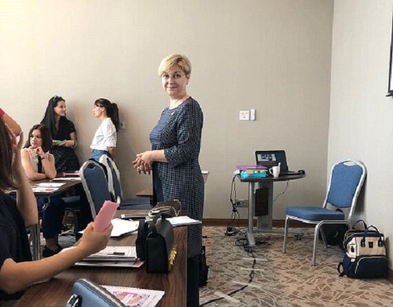 Спинку ровно, взгляд вперед, улыбаемся - и все идет прекрасно