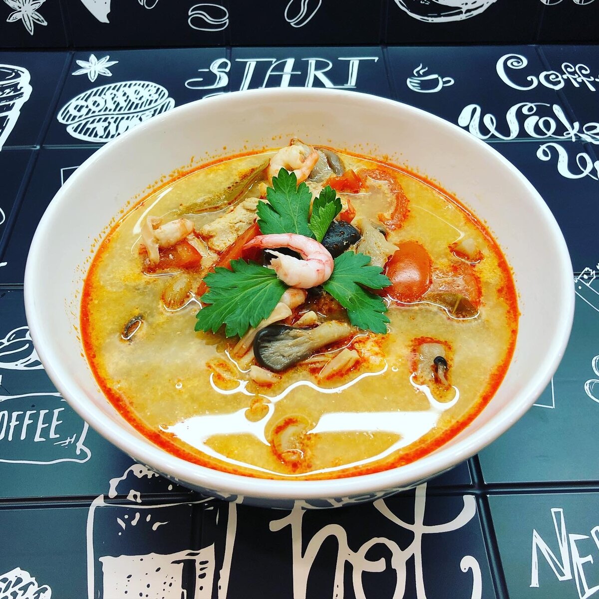 Тайский суп том ям