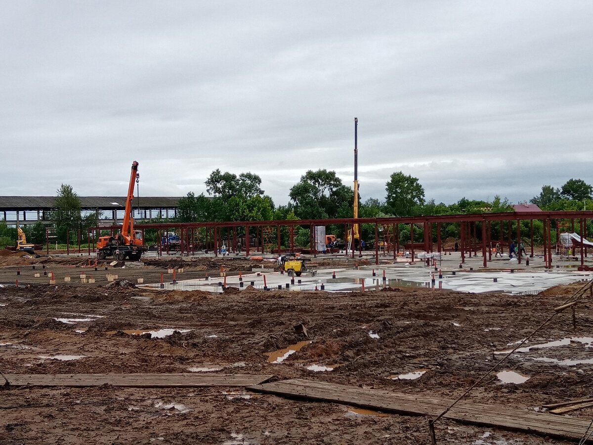 Общая площадь  объекта из быстровозводимых конструкций - 6653 м.кв. 