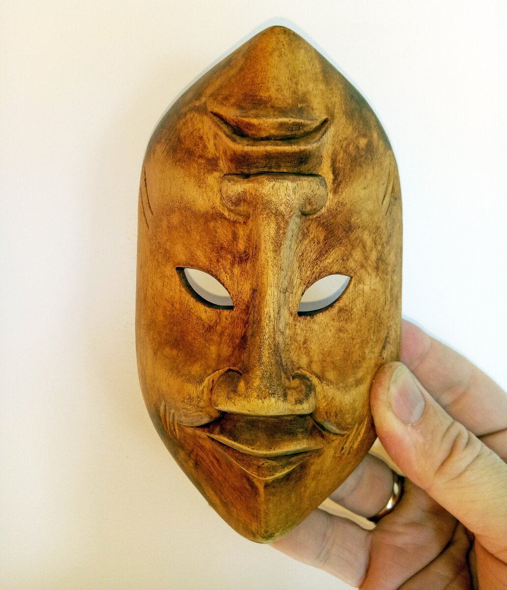 Pin by CIFER on DISEÑOS MADERA in 2025 Wood carving art, Art carved, Tiki statue