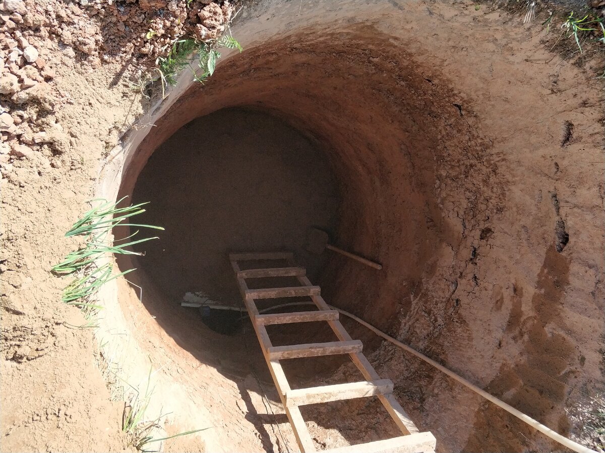 Копка выгребной ямы