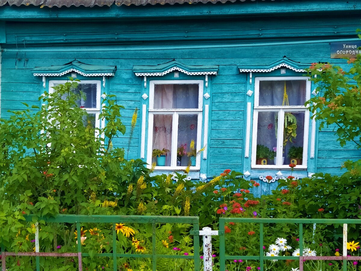 Дом в частном секторе. Тут любят цветы