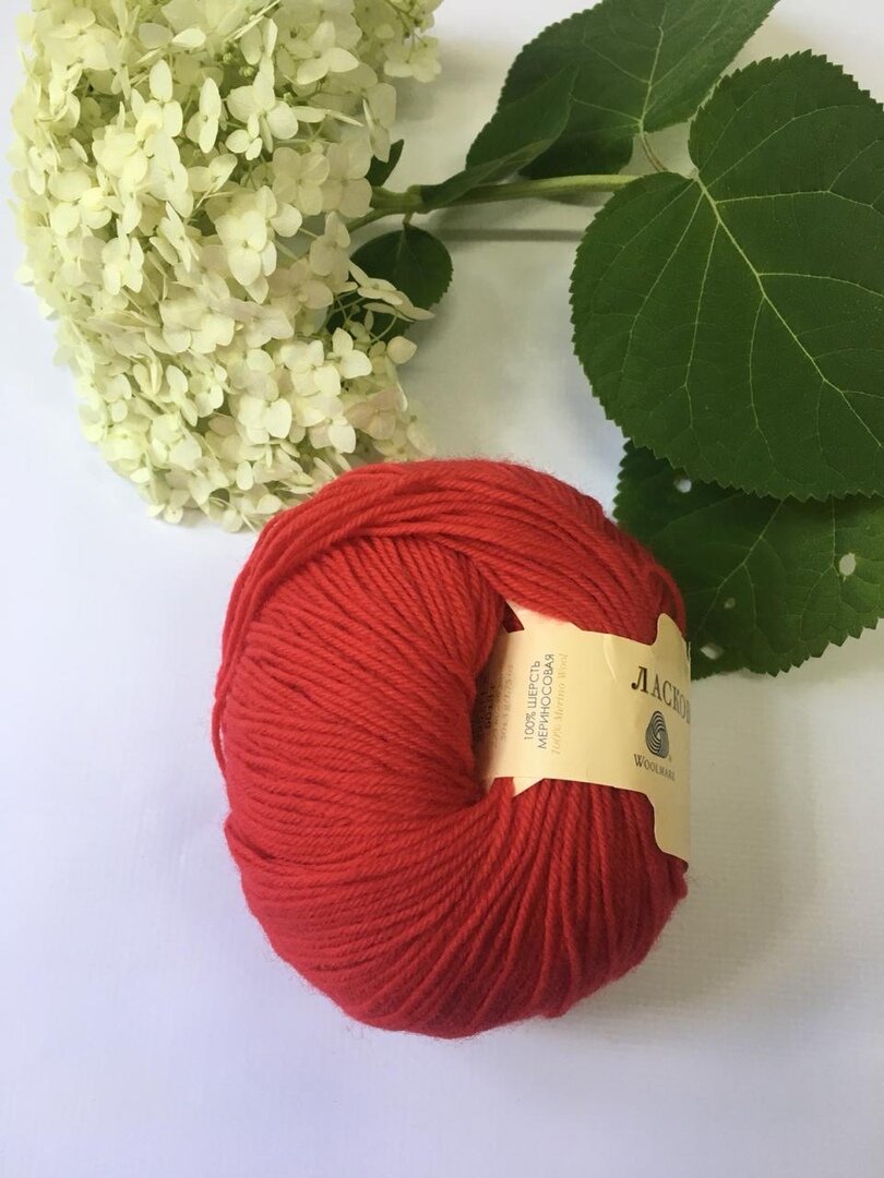 Самомассаж живота. Красный шерстяной клубок.