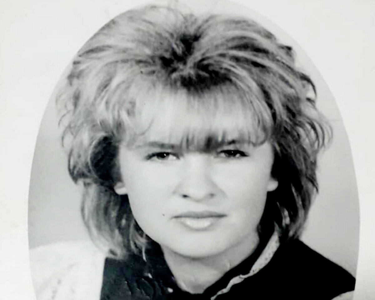 Симпатичная девчонка.