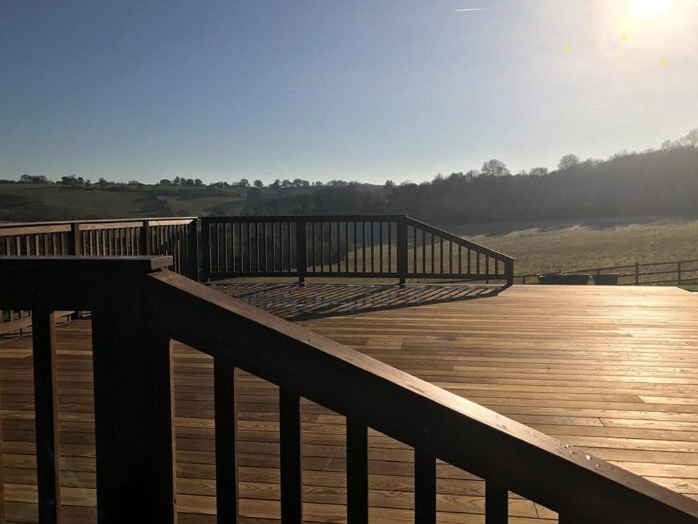 Терраса из термоясеня