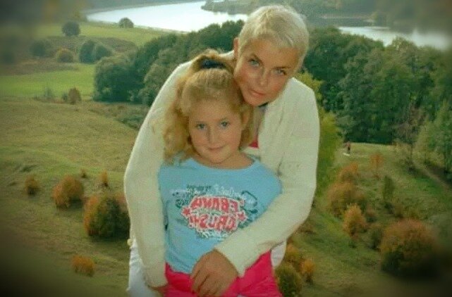 Анастасия с дочерью