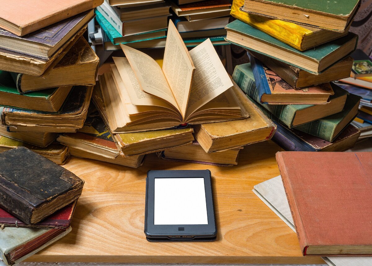 Источник: https://www.goodfon.ru/download/ebooks-books-paper/crop/