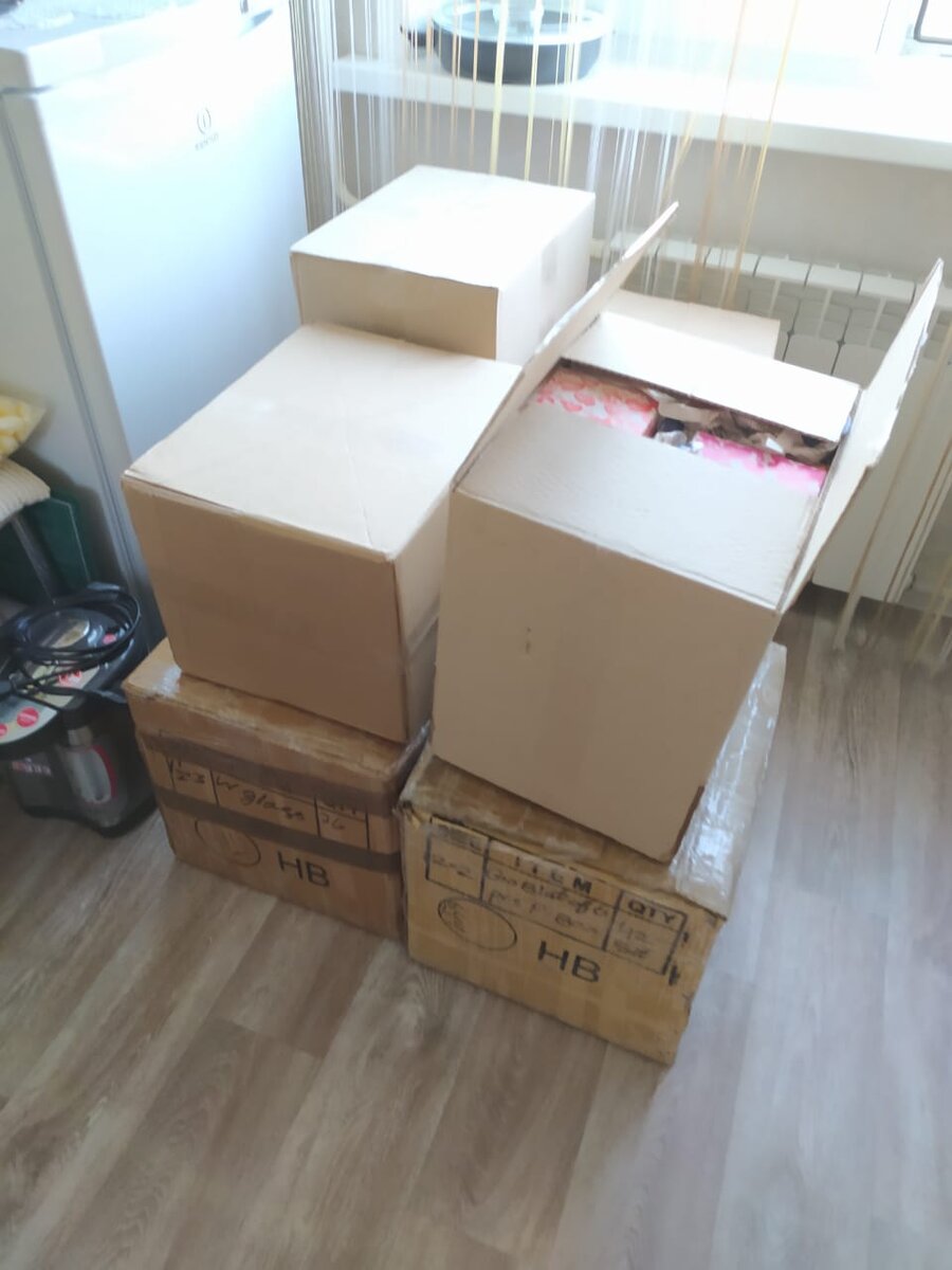 Продолжение коробок с товаром