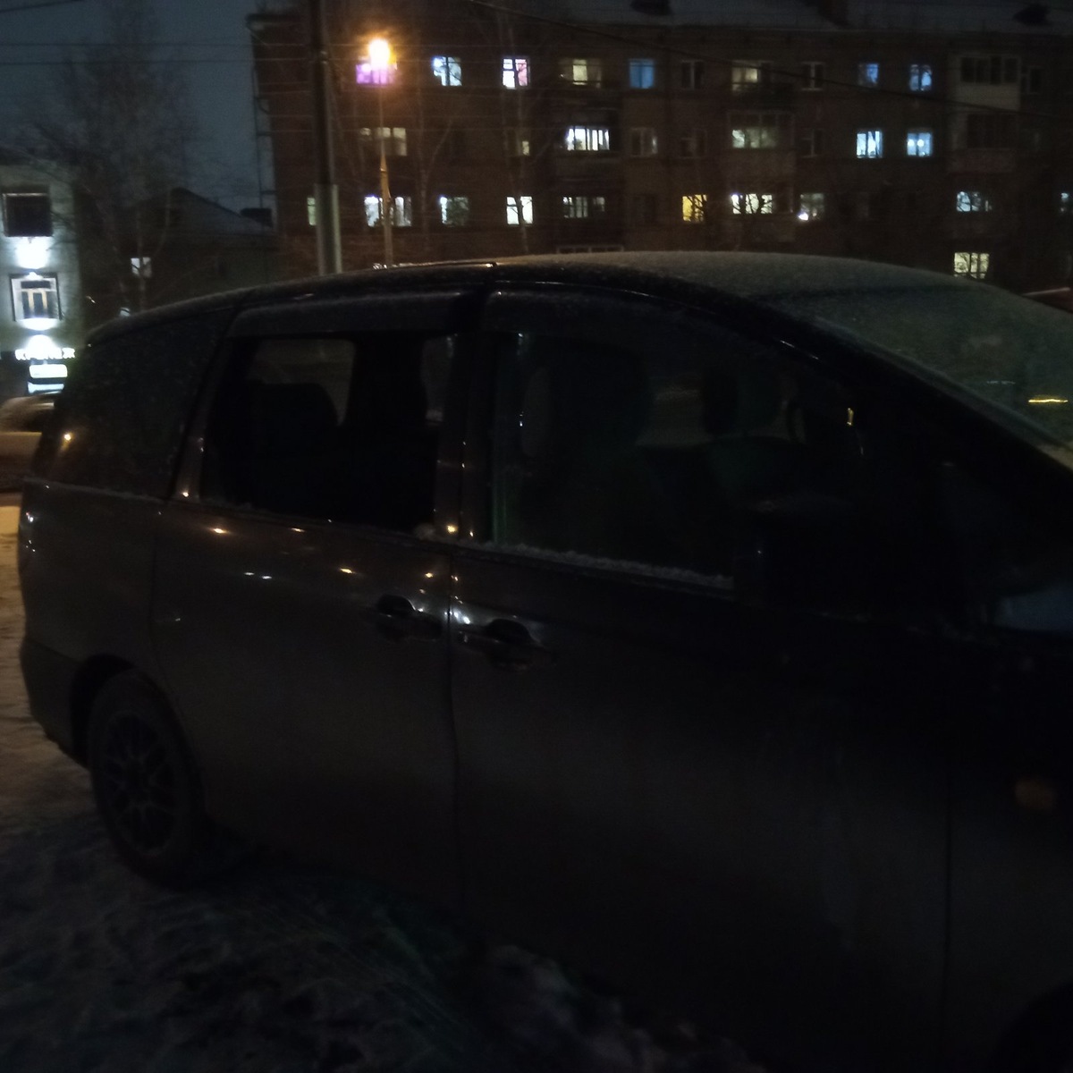 Разбито заднее пассажирское стекло