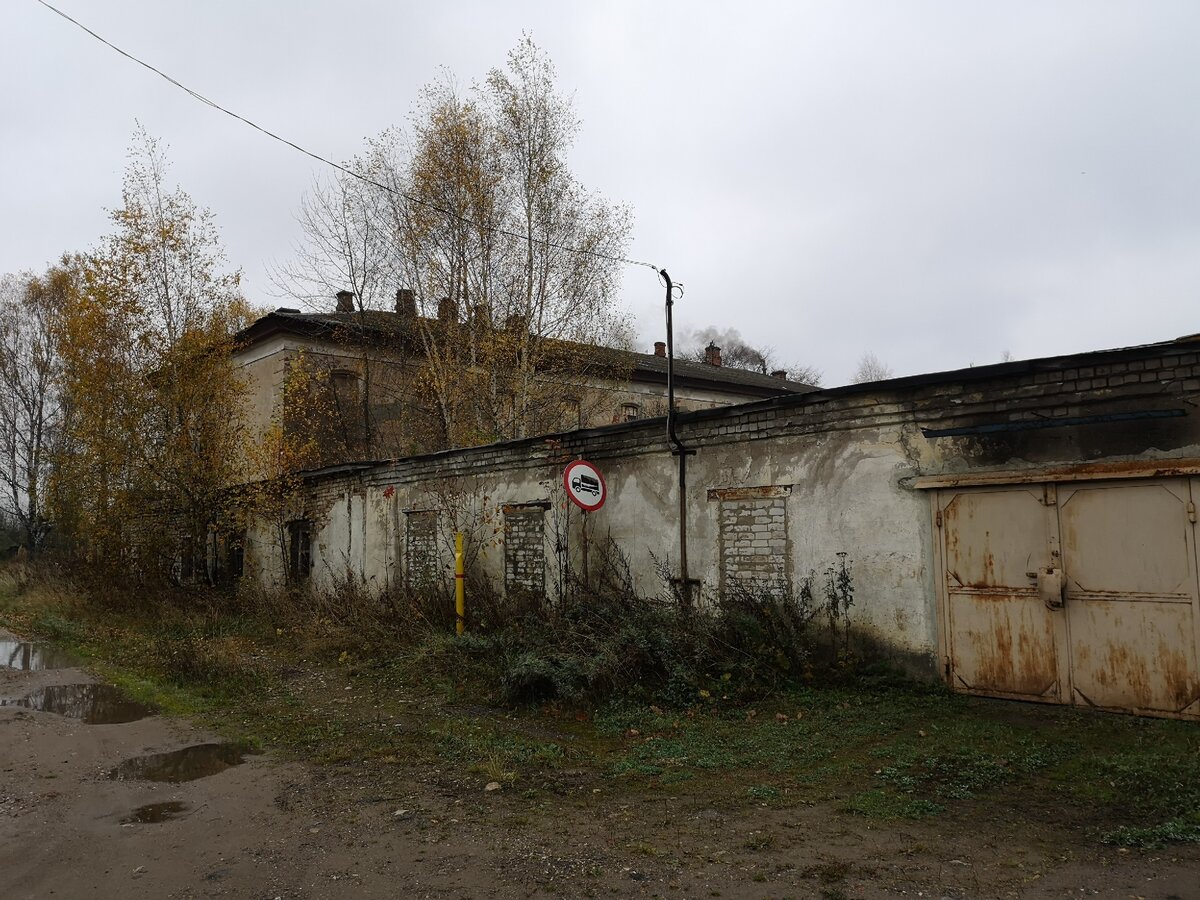 Жизнь в бывшей тюрьме, которую переделали в жилой дом и в  камерах-комнатушках жили семьи - такое возможно в современной России? |  Жизнь в движении | Дзен