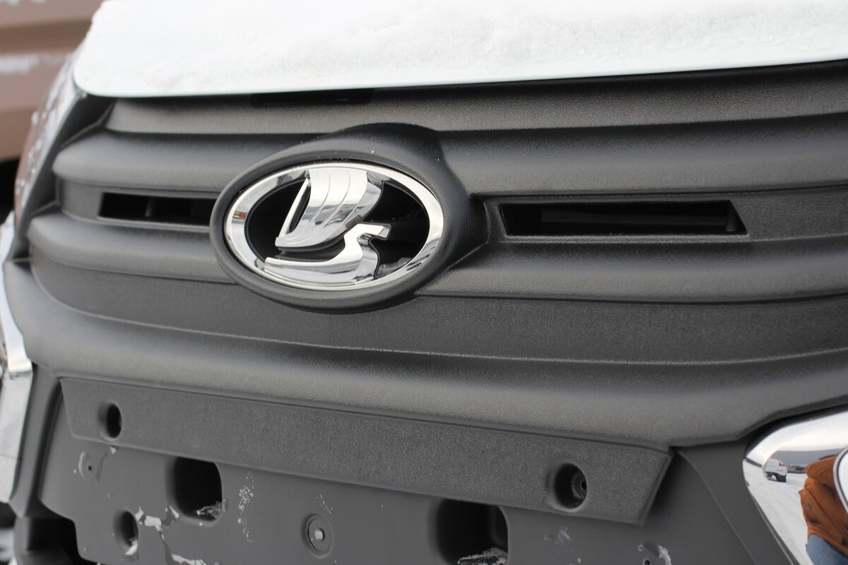 Верхняя защита радиатора для Lada Vesta