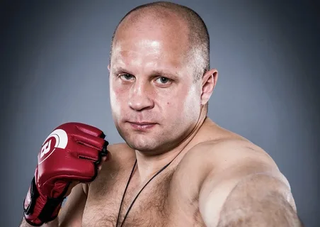 Фёдор — это, пожалуй, мой самый любимый боец, потому что главное его оружие — это его мозг. Фёдор — это как шахматист с удивительными физическими способностями. Он — самый разносторонне развитый боец, которого я когда-либо видел. — Майкл Джей Уайт