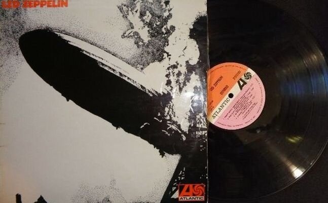 Первый альбом Led Zeppelin, обеспечивший ему чуть ли не "платиновый" статус сразу же после выхода благодаря чисто американским блюзам 