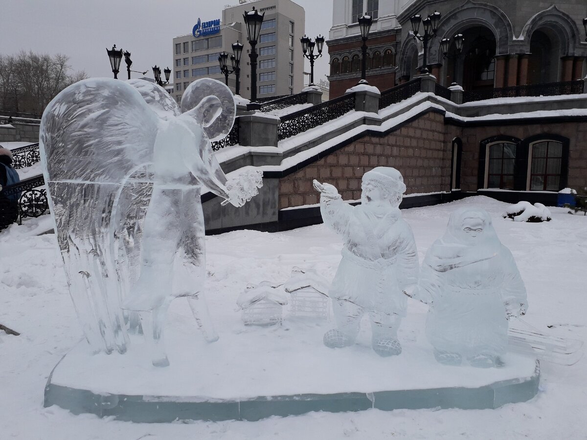 Двухчастная скульптура победителя"Архангел Михаил"