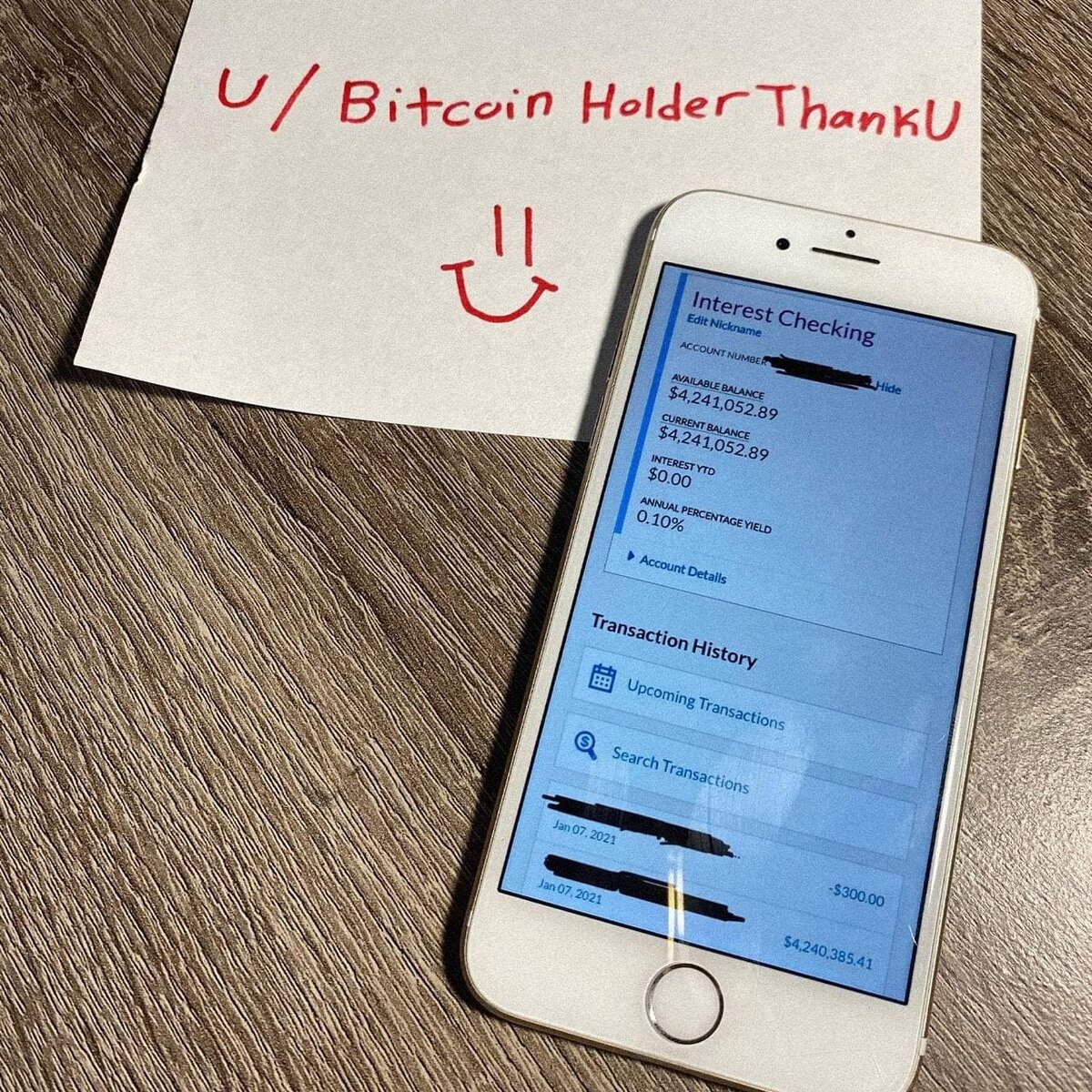 Парень сделал это фото как подтверждение своего "клада"