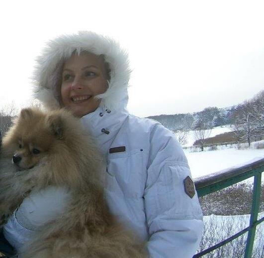 Это я )) Кочеткова Наталья, консультант по снижению веса проекта KgMinus.ru и наш пёс Шон - немецкий шпиц ))