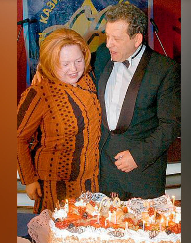 Кинорежиссёр со своей первой супругой