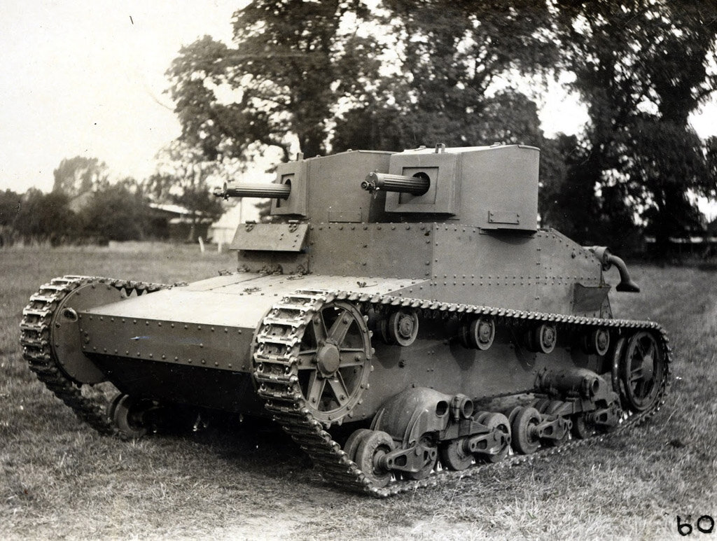 6 Ton Tank Experimental Vehicle, опытный образец с мотором Dorman. Польская делегация познакомилась с танком в 1927 году, но тогда он был еще слишком "сырым".