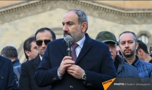 Очередной кипеш в Ереване, начавшийся с того, что тамошний Генштаб потребовал отставки премьера Никола Пашиняна, набирает обороты...