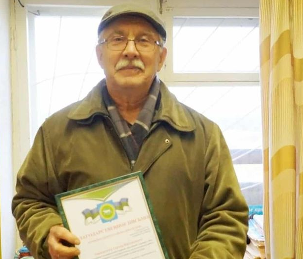 Сергей Михайлович продолжает следить за аэродромом