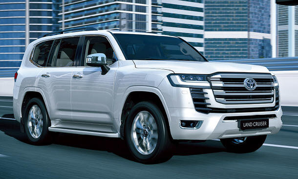 Toyota Land Cruiser 300: силен на передок, да и под капотом не хил!