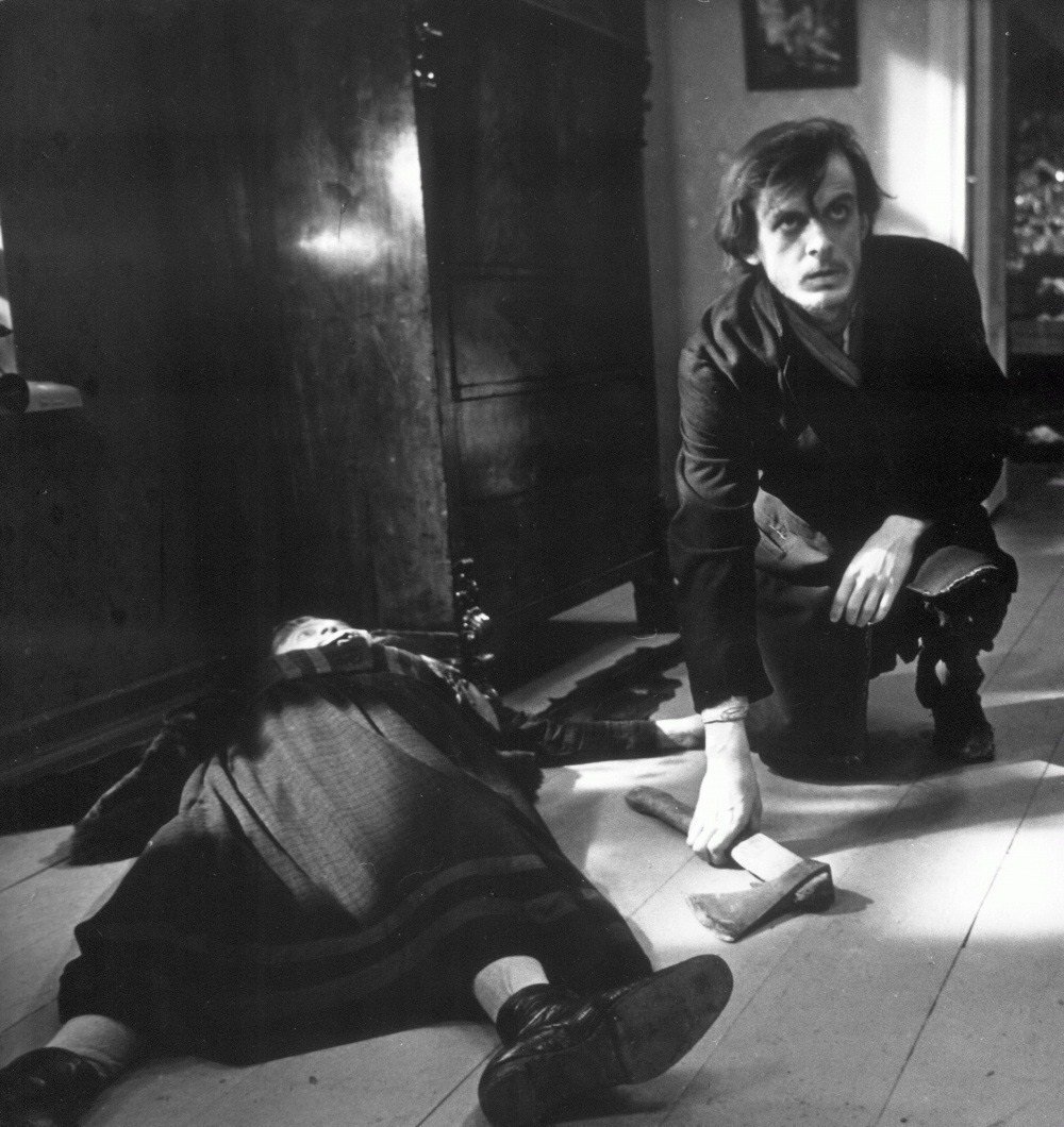 Кадр из фильма Льва Кулиджанова по роману "Преступление и наказание" (1969)