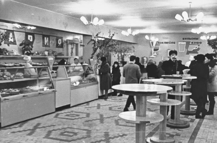 Кафетерий в магазине "Кулинария" 70-е годы.