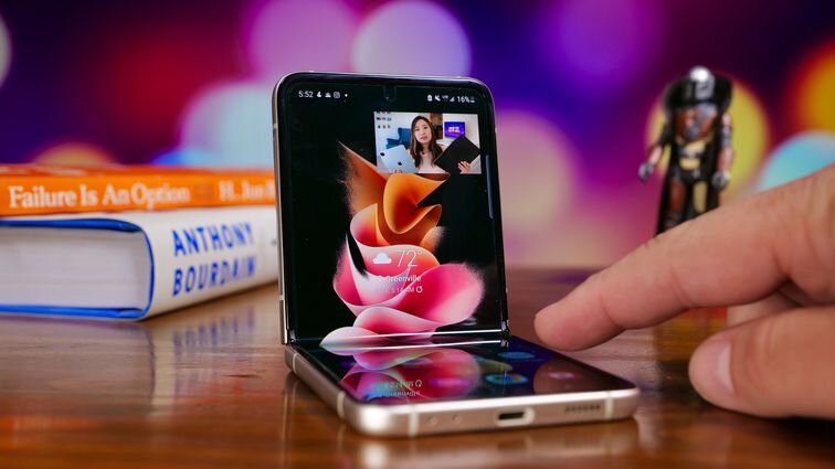 Samsung Galaxy Z Flip 3 - лучший складной смартфон